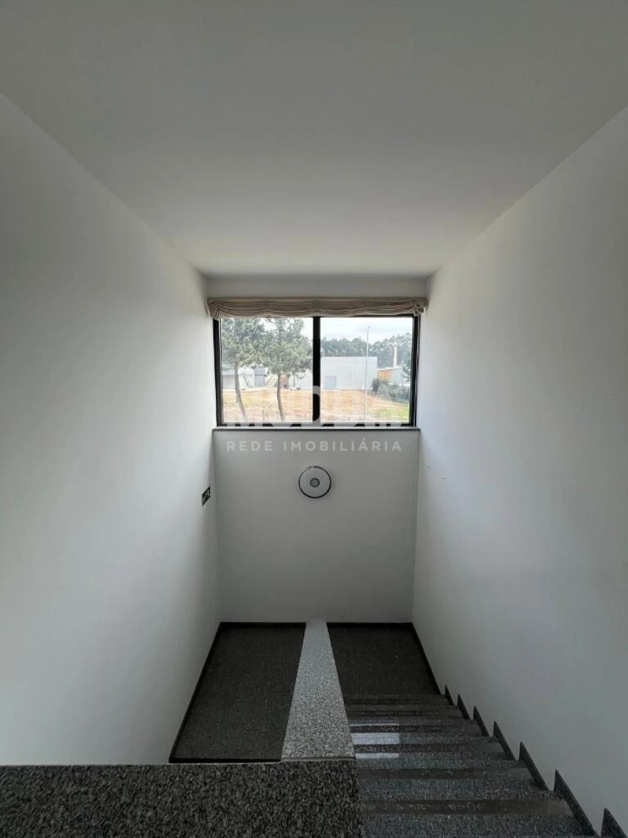 Armazém para Venda em Fiães Foto 4