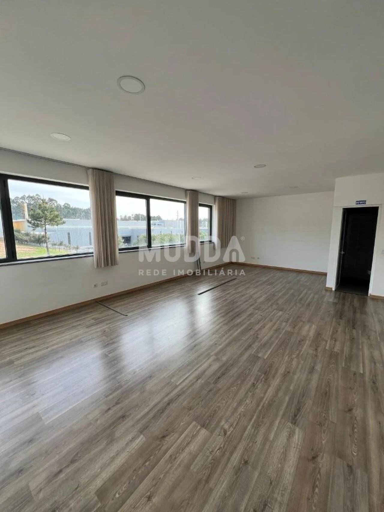 Armazém para Venda em Fiães Foto 11