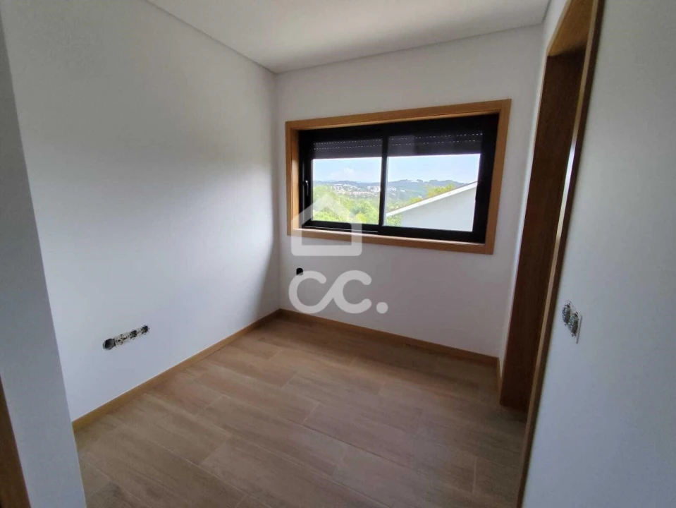 Moradia T3 para Venda em Oliveira (Santa Maria) Foto 20