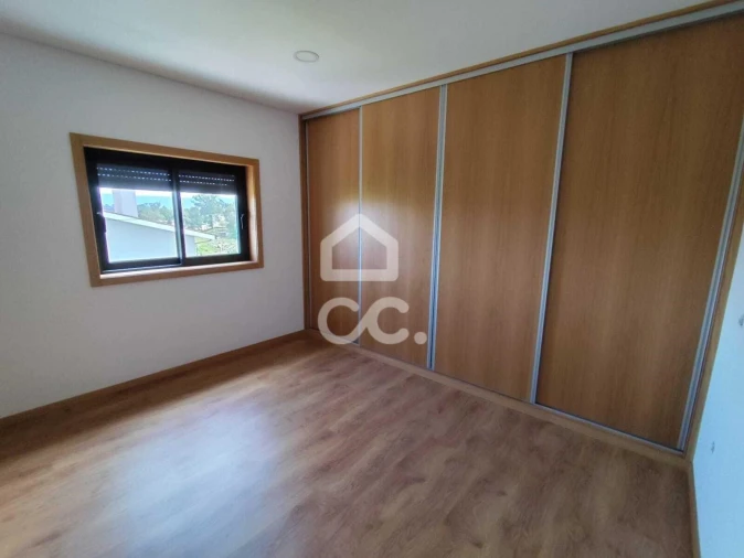 Moradia T3 para Venda em Oliveira (Santa Maria) Foto 19