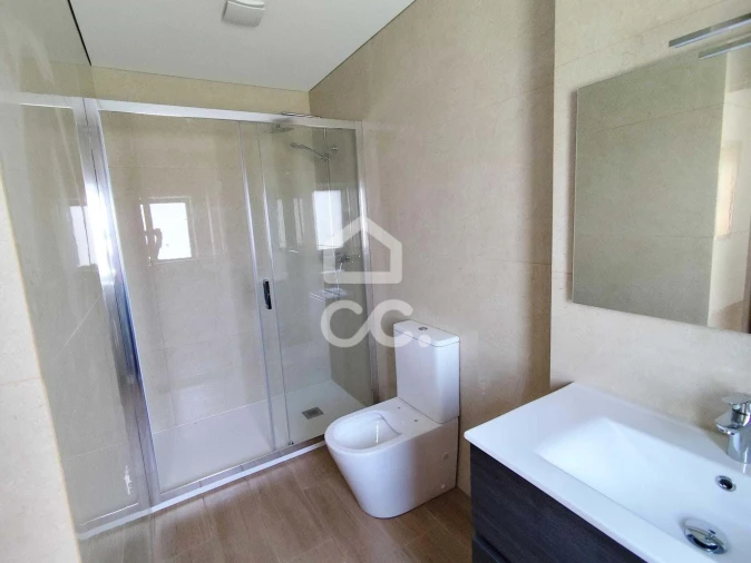 Moradia T3 para Venda em Oliveira (Santa Maria) Foto 31