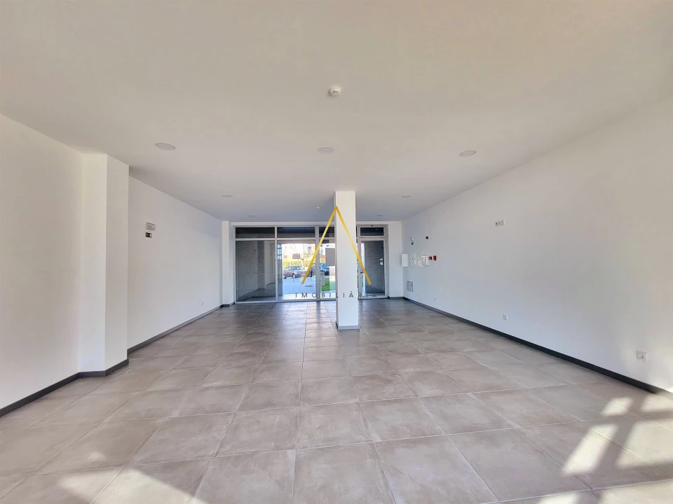 Loja para Arrendamento em Viseu Foto 3