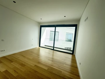 Moradia T3 para Venda em Santa Cruz