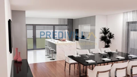 Moradia T4 para Venda em Azurara