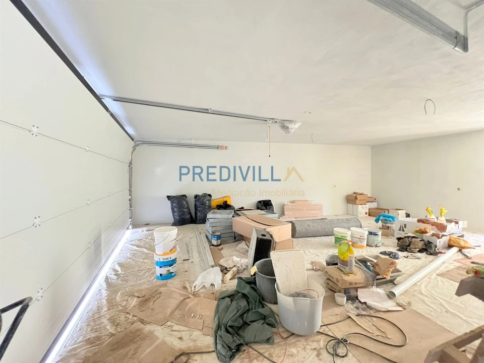 Moradia T4 para Venda em Azurara Foto 16