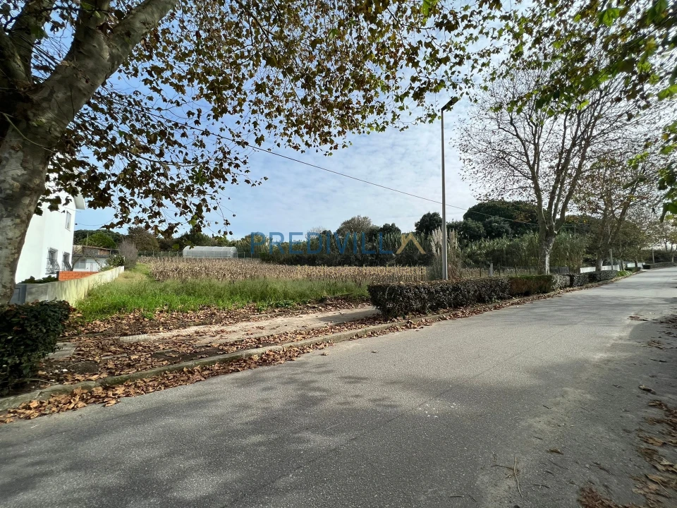 Moradia T4 para Venda em Azurara Foto 13