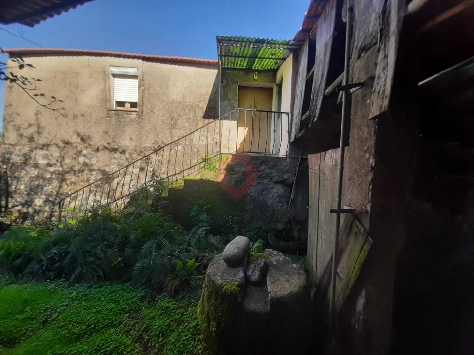 Moradia T2 para Venda em Messegães, Valadares e Sá Foto 1