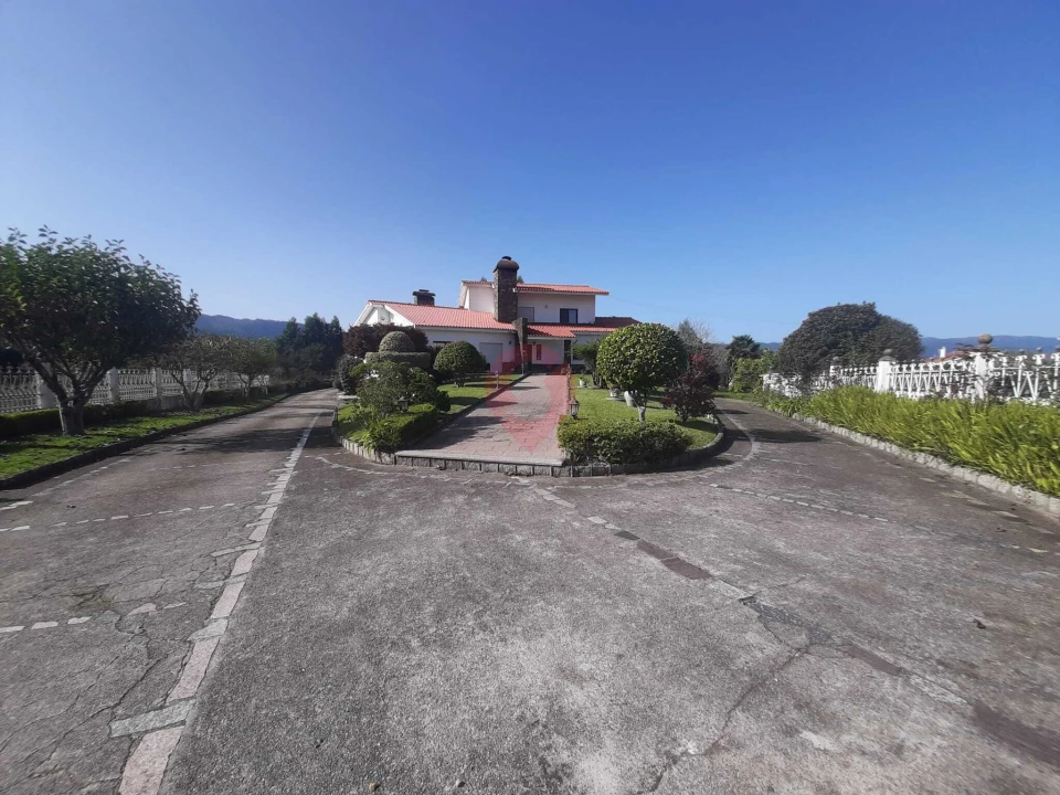 Moradia T5 para Venda em Campos e Vila Meã Foto 2