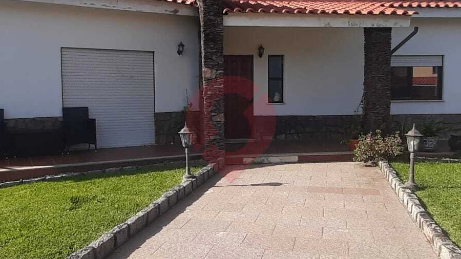 Moradia T5 para Venda em Campos e Vila Meã