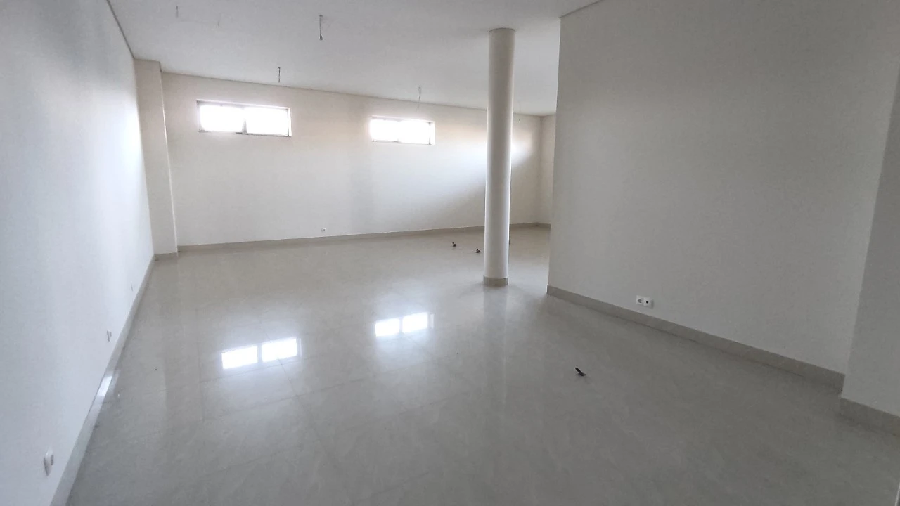 Loja para Venda em Forjães Foto 6