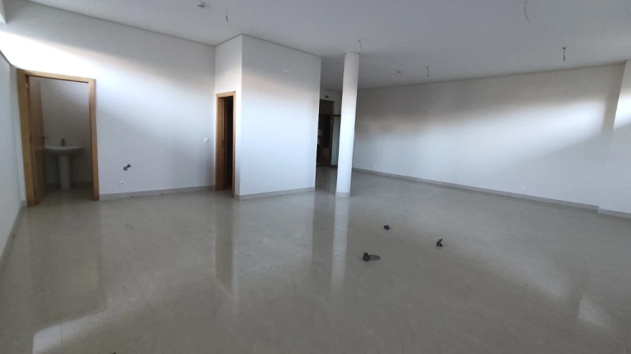 Loja para Venda em Forjães Foto 4