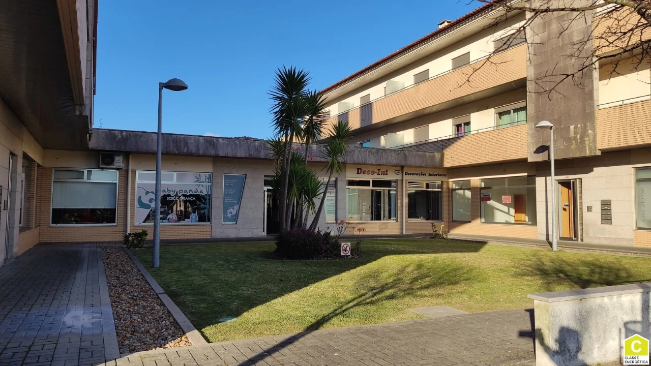 Loja para Venda em Forjães Foto 1