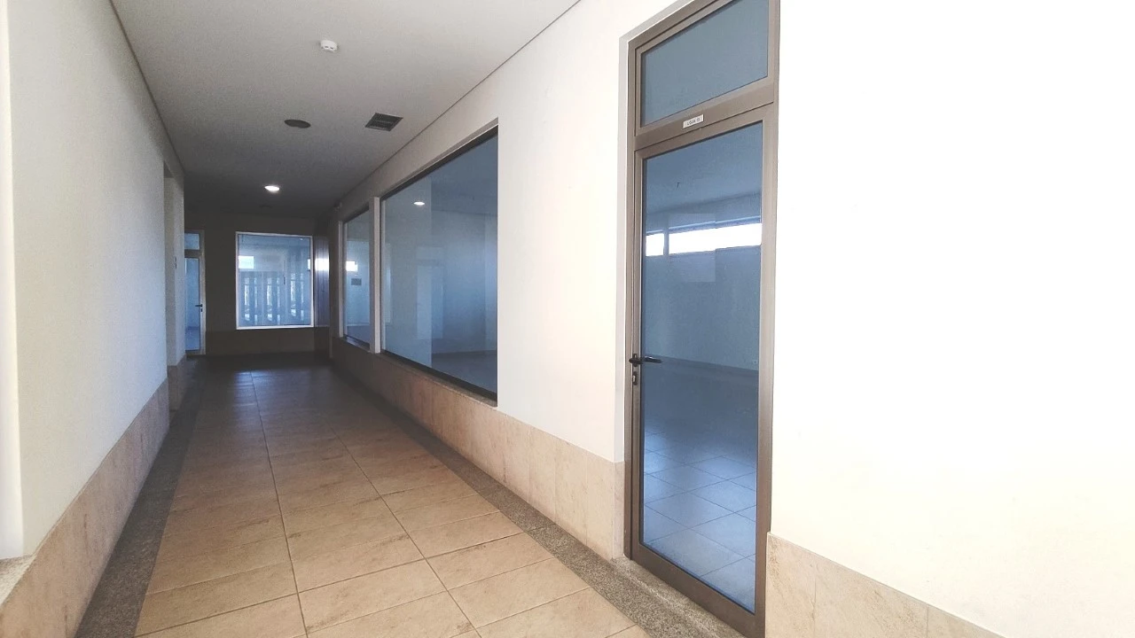 Loja para Venda em Forjães Foto 3