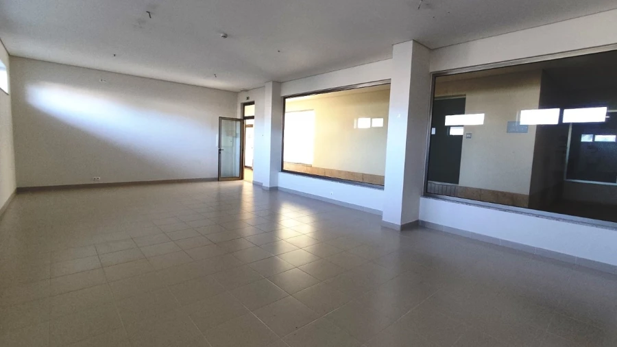 Loja para Venda em Forjães Foto 4