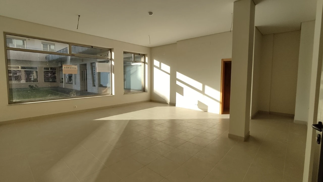 Loja para Venda em Forjães Foto 5