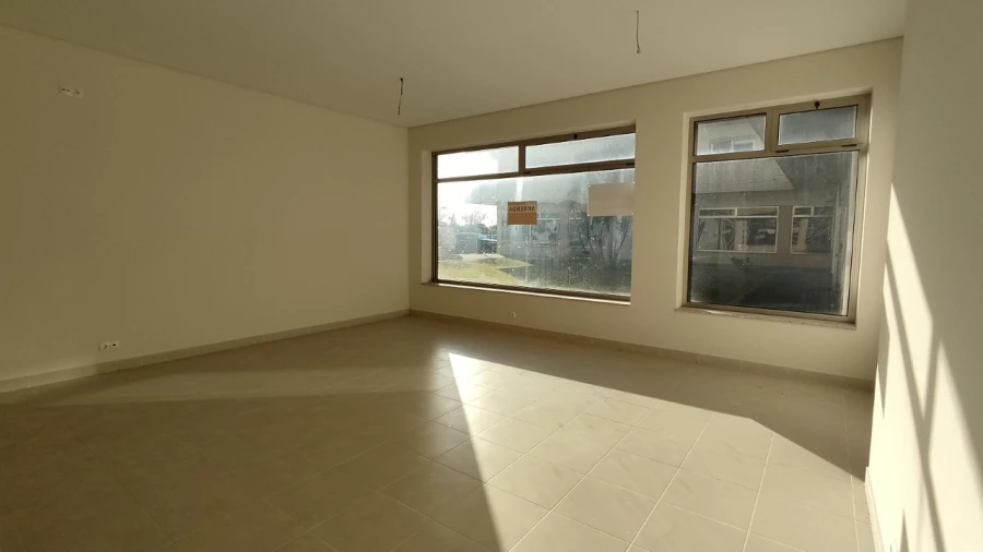 Loja para Venda em Forjães Foto 6