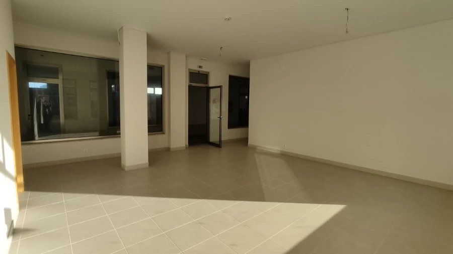 Loja para Venda em Forjães Foto 7