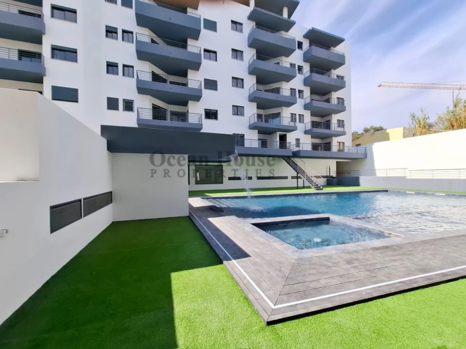 Apartamento T3 para Venda em Quelfes Foto 1
