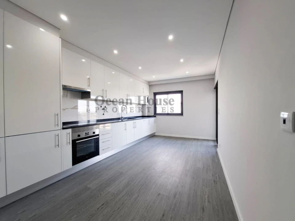 Apartamento T3 para Venda em Quelfes Foto 17