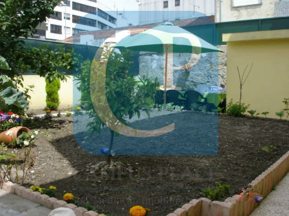 Moradia T3 para Venda em Campanhã Foto 1