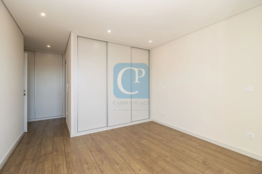 Apartamento T3 para Venda em Cedofeita, Santo Ildefonso, Sé, Miragaia, São Nicolau e Vitória Foto 13
