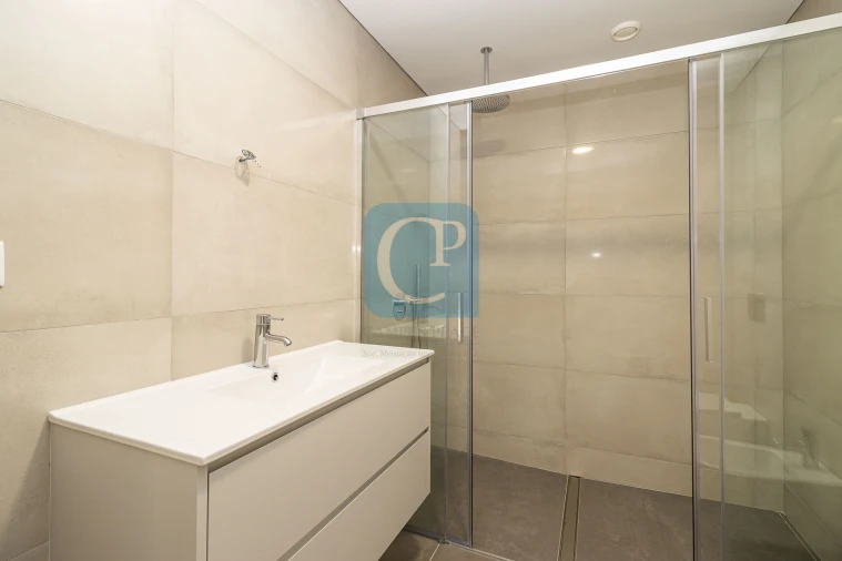 Apartamento T3 para Venda em Cedofeita, Santo Ildefonso, Sé, Miragaia, São Nicolau e Vitória Foto 5