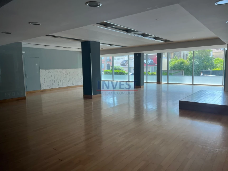 Loja para Arrendamento em Paranhos Foto 8