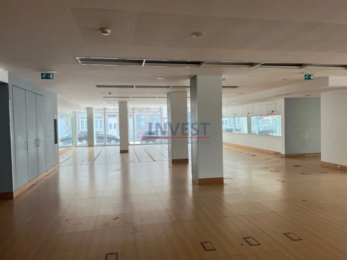 Loja para Arrendamento em Paranhos Foto 5