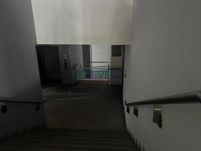 Loja para Arrendamento em Paranhos Foto 14