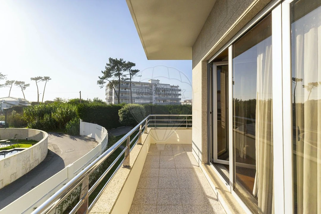 Moradia T4 para Venda em Mindelo Foto 26