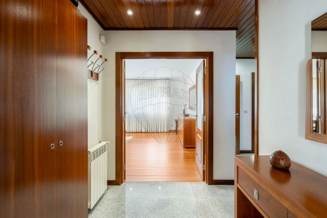 Moradia T4 para Venda em Mindelo Foto 4