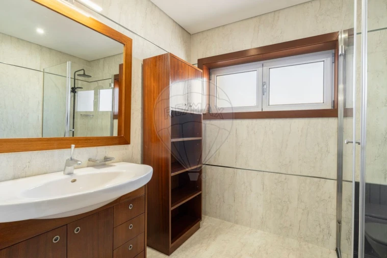 Moradia T4 para Venda em Mindelo Foto 22