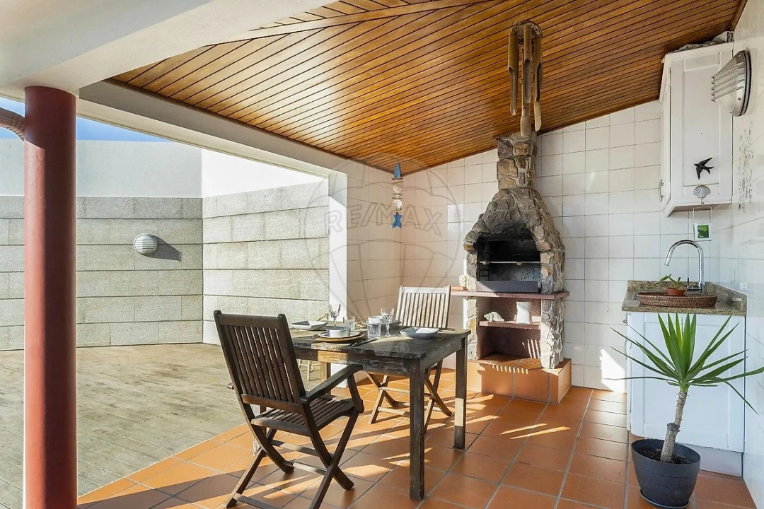 Moradia T4 para Venda em Mindelo Foto 28