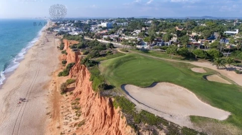 Moradia T7 para Venda em Quarteira