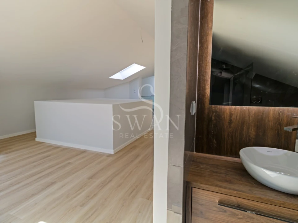 Apartamento T3 para Venda em Carcavelos e Parede Foto 17