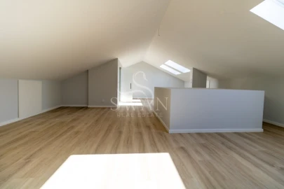 Apartamento T3 para Venda em Carcavelos e Parede