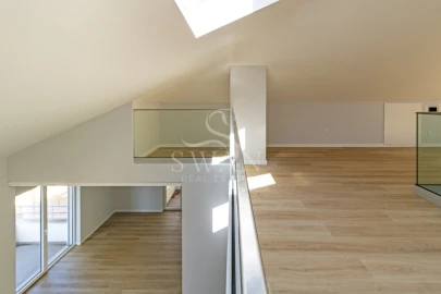 Apartamento T3 para Venda em Carcavelos e Parede