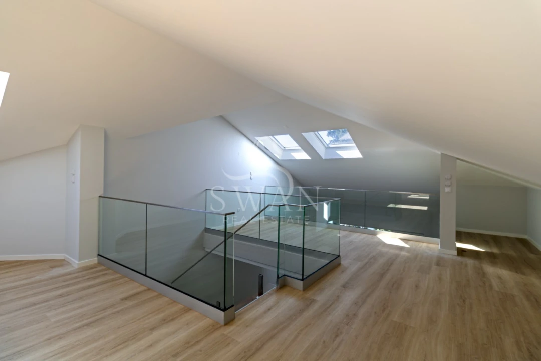 Apartamento T3 para Venda em Carcavelos e Parede Foto 12