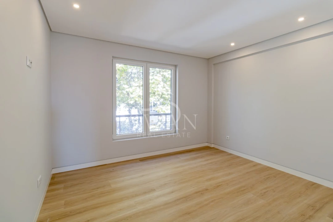 Apartamento T3 para Venda em Carcavelos e Parede Foto 41