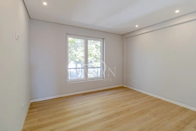 Apartamento T3 para Venda em Carcavelos e Parede