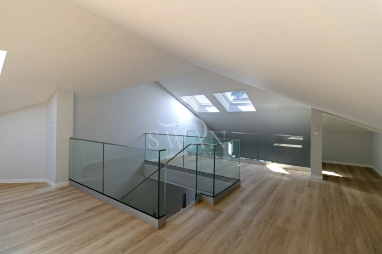 Apartamento T3 para Venda em Carcavelos e Parede Foto 12