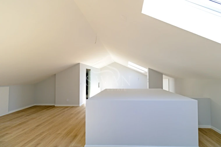 Apartamento T3 para Venda em Carcavelos e Parede Foto 13