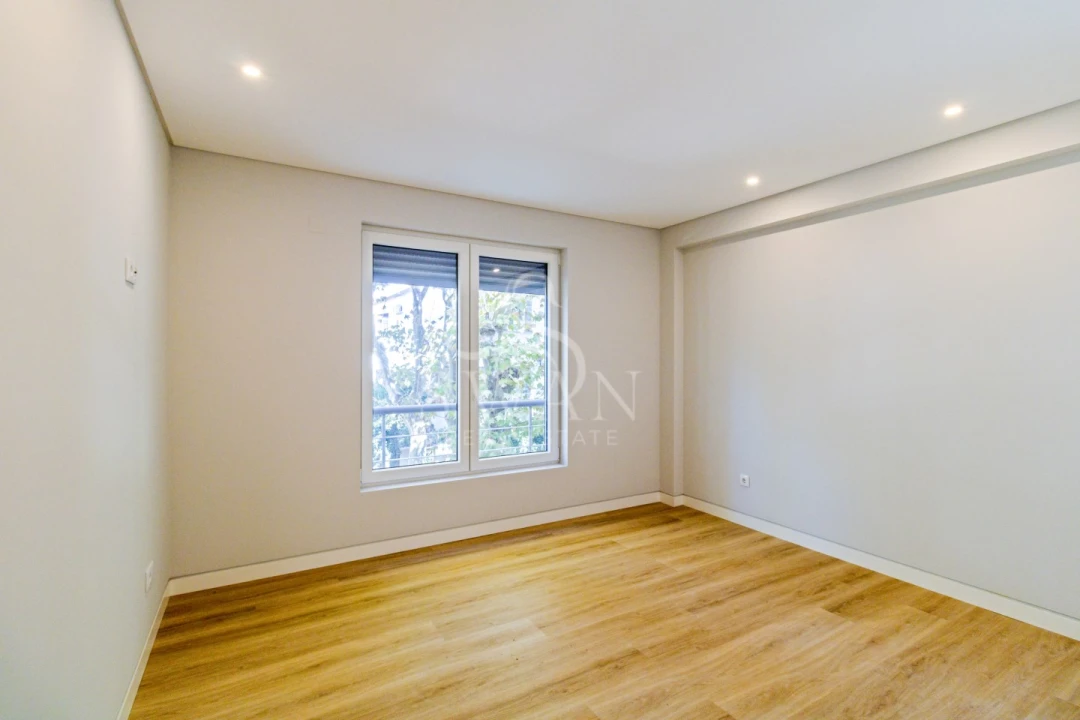 Apartamento T3 para Venda em Carcavelos e Parede Foto 58