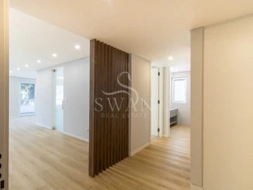 Apartamento T3 para Venda em Carcavelos e Parede
