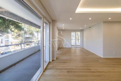 Apartamento T3 para Venda em Carcavelos e Parede