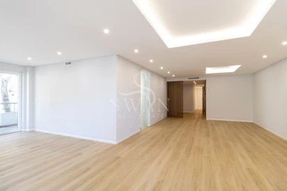 Apartamento T3 para Venda em Carcavelos e Parede