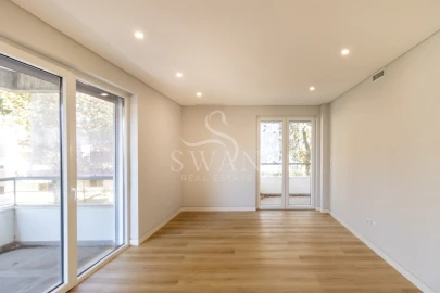 Apartamento T3 para Venda em Carcavelos e Parede