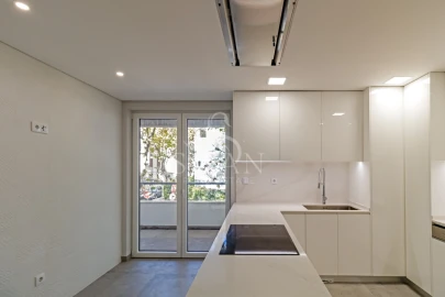 Apartamento T3 para Venda em Carcavelos e Parede