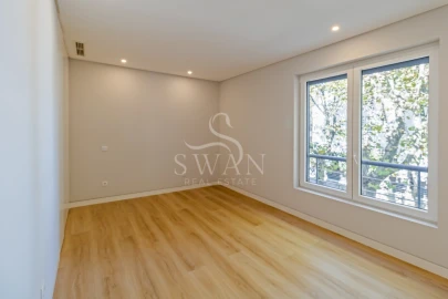 Apartamento T3 para Venda em Carcavelos e Parede