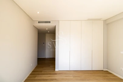 Apartamento T3 para Venda em Carcavelos e Parede